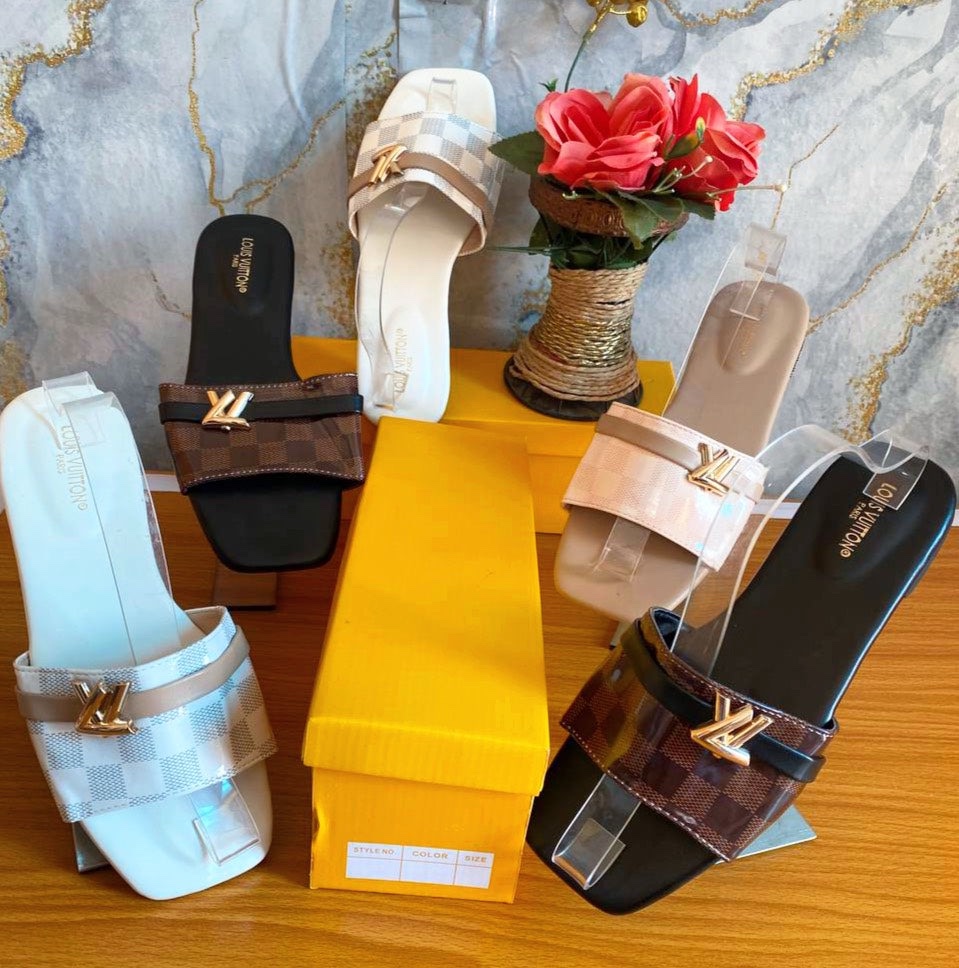 LOUIS VUITTON SLIDE fully boxed 3pcs set( discount on 36pieces)