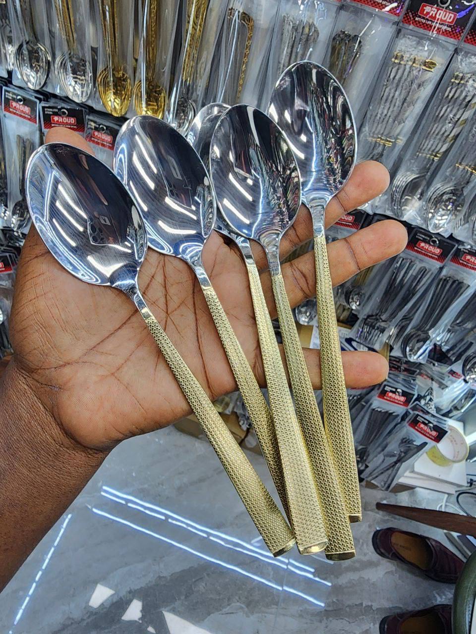 Gold luxury spoon 1pack has 6pcs